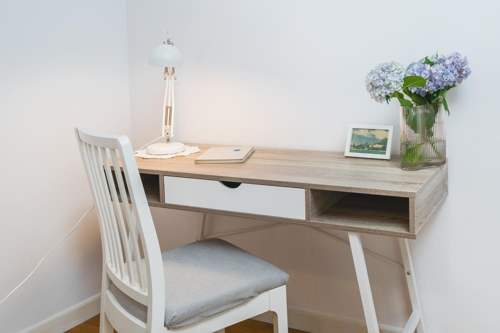 Apartament Unique Spacious 3 Bedroom - Old Town Loft - By Upstairs *