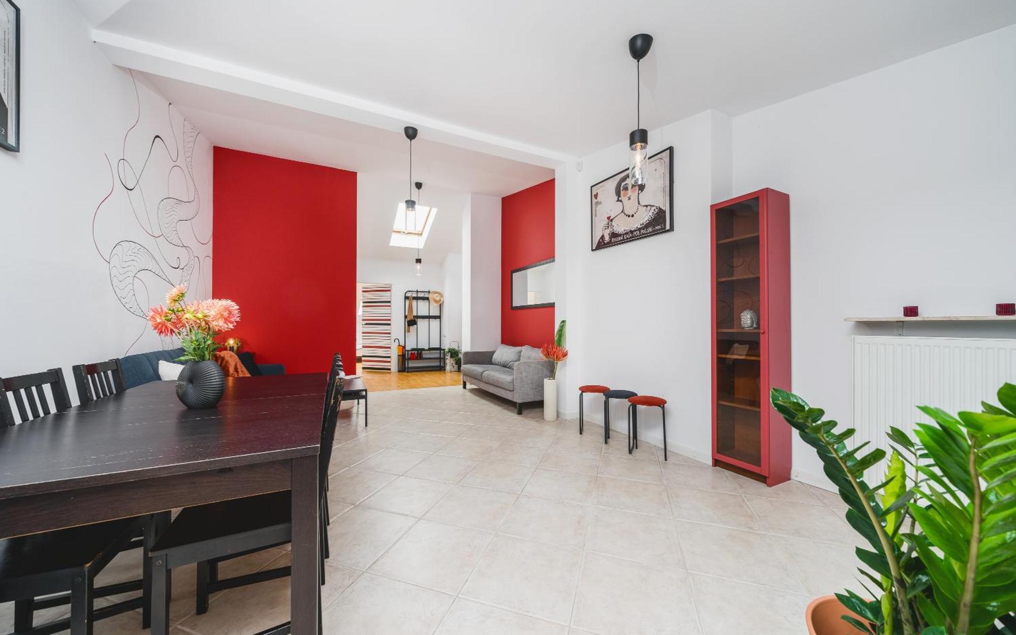 Unique Spacious 3 Bedroom - Old Town Loft - By Upstairs Apartament