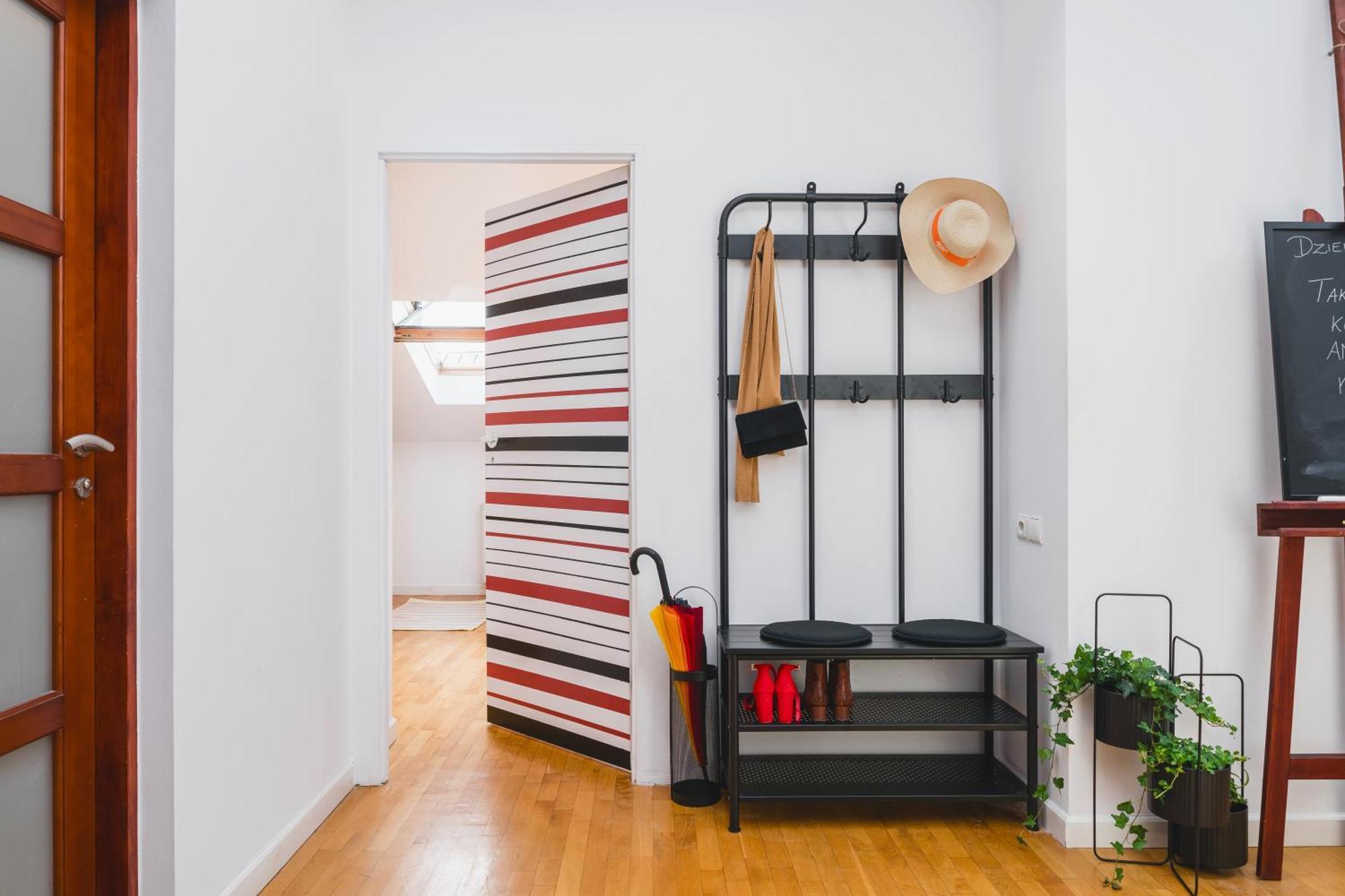 Unique Spacious 3 Bedroom - Old Town Loft - By Upstairs *